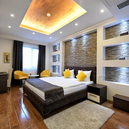 Hotel Garnet & Event Centar 4*