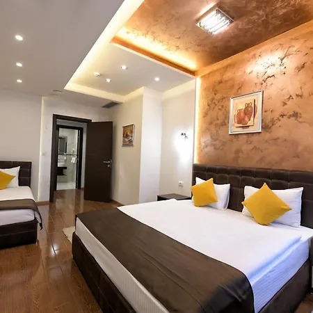 호텔 Garnet & Event Centar 루마