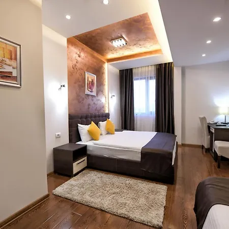 Hotel Garnet & Event Centar 4*