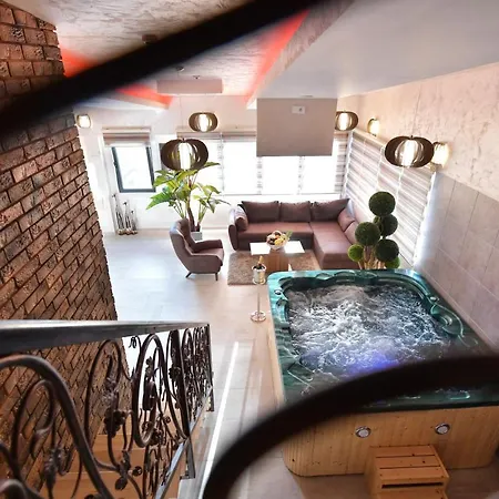 Garnet & Event Centar 4* 루마