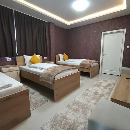 Hotel Garnet & Event Centar 4*