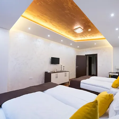 호텔 Garnet & Event Centar 루마