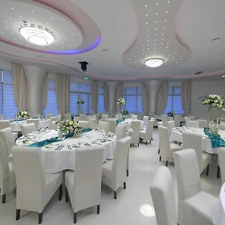 Garnet & Event Centar 루마